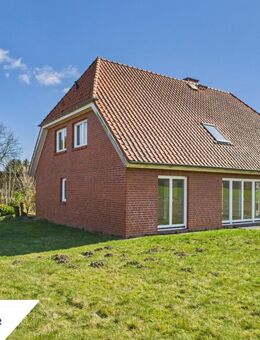 Großes Einfamilienhaus mit riesigem Grundstück in Krummwisch || Provisionsfrei für den Käufer || Lütt Immobilien Kiel - Krummwisch