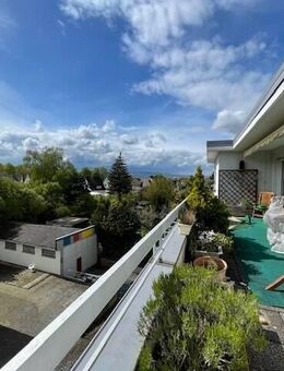 Sonnige 3-Zimmer-Penthouse-Wohnung mit traumhafter Dachterrasse in Lohfelden-Ochshausen - Lohfelden