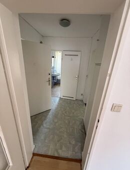 Wohnen inmitten der Mannheimer Quadrate: 1 ZKB mit Balkon - Mannheim