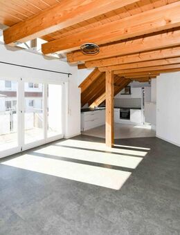 ImmoBillia:"4,5 Zimmer DG-Maisonette-Wohnung mit großzügigem Wohn-/Essbereich." - Ilsfeld