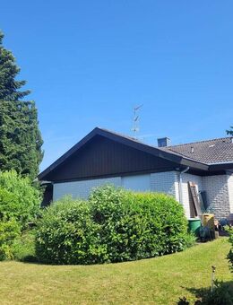Charmanter Bungalow mit großem Garten - zusätzliche Zimmer mit Wohnraumqualität im Kellergeschoss! - Tuchenbach