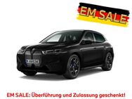 BMW iX, xDrive40 Sportpaket LMR 22, Jahr 2023 - Krefeld