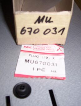 MU670031 Stopfen, Tür vorn diverse Mitsubishi-Modelle - Hannover Vahrenwald-List