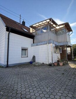 "Vielseitiges Zweifamilienhaus mit Werkstatt, Lager und 4 Garagen - ideal für Wohnen & Arbeiten" - Kelheim