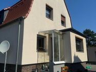 Familienfreundliche Doppelhaushälfte mit Garage und Garten - Merseburg