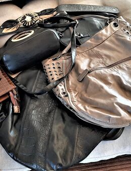 Handtaschen verschieden Größen Modelle - Hersbruck