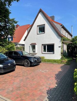 Modernisiertes Einfamilienhaus mit großem Grundstück in Oberneuland - Bremen