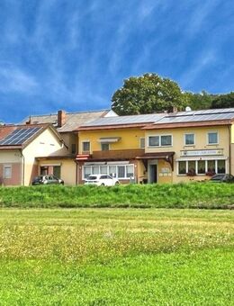 Direkt an der B 279 gelegener Landgasthof "Zur Sonne" mit Gästezimmer und einem sep. Haus, Grd. 2.410m²! - Maroldsweisach