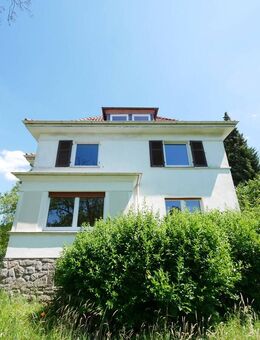 Exklusive Stadtvilla, zinsgünstigen Finanzierungsmöglichkeiten und Teilgrundstück zum Verkauf - Bad Driburg