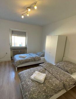 Möblierte 2-Zimmer-Wohnung mit Balkon in Schwandorf - Schwandorf