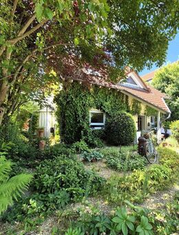 **Idyllisch eingebettetes Einfamilienhaus in bester zentraler Wohnlage** - Remshalden