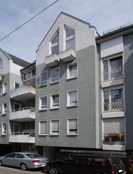 Helle große 3,5 Zimmer-Dachgeschoßwohnung mit Balkon und Blick ins Grüne... - Pforzheim