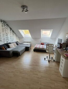 Großzügige und helle 4-Zimmer-Wohnung im Herzen von Feucht - Feucht