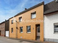 Saniertes Raumwunder mit großer Doppelgarage- Ihr Traumhaus in Bedburg Pütz! - Bedburg