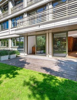 Chalet meets Urban Chic: Luxuriös ausgestattete 2-Zimmer-Gartenwohnung mit Hobby-/Gästebereich - München