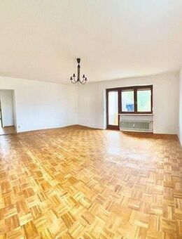 Sonnige 3-Zi.-ETW mit Süd/Ostbalkon und Rundumblick (Ost, Süd, West) im 2. OG. - Freilassing