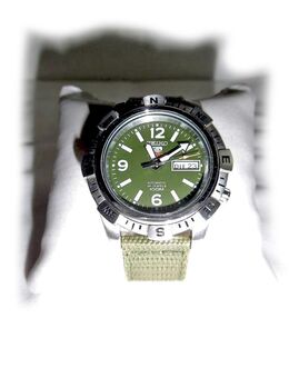 Armbanduhr von Seiko 5 Sports - Nürnberg