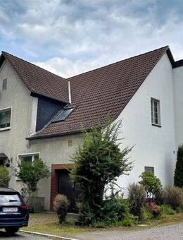 Handwerker aufgepasst! Sanierungsbedürftiges Wohnhaus mit 7 Zimmern, 2 Bädern und Garage - Barsinghausen