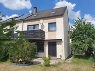 Einmalige Chance! Gepflegte, großzügige Doppelhaushälfte in Top Lage mit sonnigem Garten und Garage - Feucht
