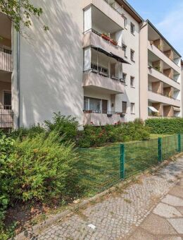 SONNENBALKON AM TEMPELHOFER FELD - Berlin