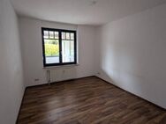 Ruhige 2 Zimmer Wohnung mit Loggia und großem, überdachten Balkon wartet auf Ihren Einzug! - Schortens