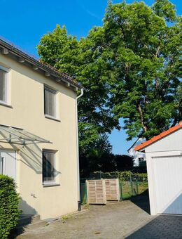 R E S E R V I E R T!!!!! Eschenbach - helle Doppelhaushälfte mit viel Platz zum wohnen - Eschenbach (Oberpfalz)