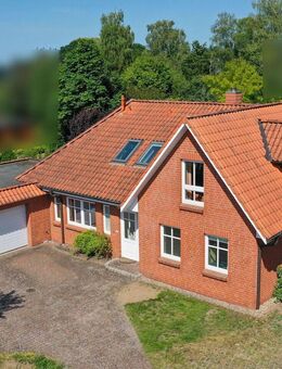 Rullstorf: Gepflegtes Architektenhaus Baujahr 2001 mit Garage und Carport in ruhigem Wohngebiet - Rullstorf
