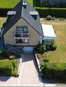 Gepflegtes Einfamilienhaus mit Einliegerwohnung (wird frei übergeben) und herrlichem Garten in Kröppelshagen - Kröppelshagen-Fahrendorf