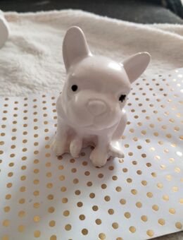 Hund aus Gips - Niedertrebra