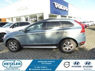 Volvo XC60, Momentum AWD D5 El Panodach, Jahr 2009 - Kassel