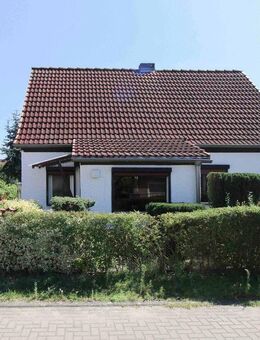 Modernisierungsbedürftiges EFH mit 5 Zimmern, großem Grundstück und sofort bezugsfrei - Rüdersdorf (Berlin)