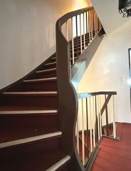 Familienfreundliches Einfamilienhaus in Calden mit idyllischem Garten und Erweiterungspotenzial. - Calden