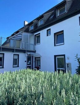 6-FH mit 2 Garagen | RENDITE 6,6 % | 3 frisch renovierte ETW - Bahnhof fußläufig - Bönen