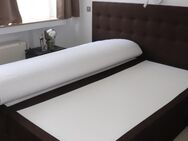 Brown Bed 180x200 with mattress and topper. Inlcluding 2 side tables. Looks like new. - Düsseldorf