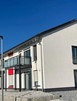 Neuwertige 2-Zimmer-Wohnung (Nr. 8) mit Einbauküche in KfW-Effizienzhaus 40 plus - Colmberg