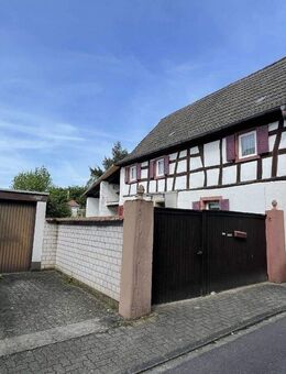 Denkmalgeschütztes Einfamilienhaus mit schönen Garten und Garage in guter Wohnlage ! - Herxheim (Landau)