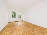 Mit Balkon & modernem Bad: Frisch renovierte 2-Zimmer-Altbauwohnung in beliebter Südvorstadt - Leipzig