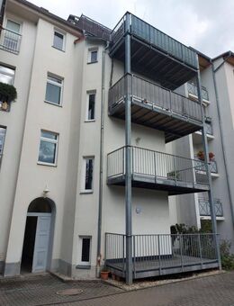 Tolle 2-Zimmer-Wohnung mit großem Südbalkon in ruhiger Lage in kleinem 4 Familienhaus, HP - Gera