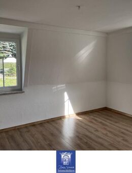 Perfekte Dachwohnung mit Tageslichtbad! - Freital
