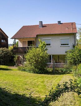 Gemütliches 1- bis 2-Familienhaus / Generationenhaus mit sehr großem Garten - Nürtingen