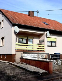 +++Viel Raum zum Leben: Zweifamilienhaus auf sonnigem Grundstück+++ - Zemmer