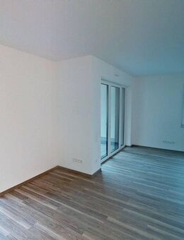 ++ Barrierefrei und top modern ++ Gemütliche 3-Zimmer-Wohnung mit Terrasse, EBK und Walk-In Dusche - Viersen