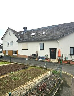 Zwei Einfamilienhäuser auf einen Grundstück - Waldsolms