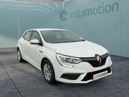 Renault Megane, 1.3 IV TCe 115 GPF Life, Jahr 2018 - München