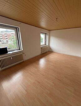 BESICHTIGUNG: DI., 02.09., 17.00 - 17.30 Uhr! Großzügige 3-Zimmer-Wohnung in Schnelsen, 95 m²! Befristete Vermietung für ein Jahr, auch an WG - Hamburg
