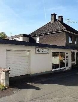 Zwei Wohneinheiten mit großem Gewerbebereich und Garagen, Nähe Winterberg - Medebach (Hansestadt)