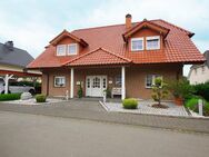 Exclusiver Wohntraum am Tor zur Eifel - Stilvolle Villa mit Mehrzweckhalle - Kalenborn (Landkreis Ahrweiler)