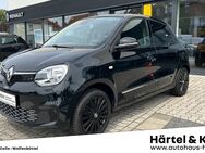 Renault Twingo, Urban Night SCe 65, Jahr 2023 - Braunschweig