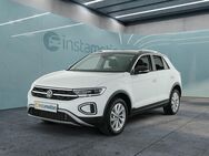 VW T-Roc, 1.5 TSI Style Digi, Jahr 2023 - München