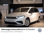 VW Touran, 1.5 l TSI Highline, Jahr 2022 - Berlin